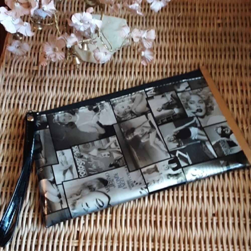 💋FASHION MODEL PHOTOS MAKEUP CASE/WRISTLET